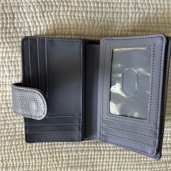 Safe Keeper Periwinkle Soft Genuine Leather Wallet Like New - Picture 5 of 9